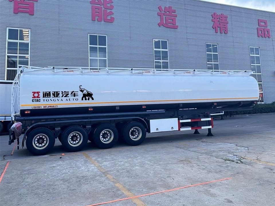4 Axle Fuel Tank -semi -trailer til salg