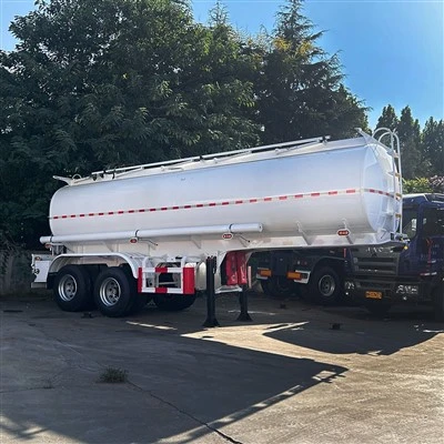 2-akslet brændstoftank sættevogn